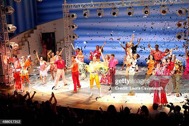 Victor Wallace, Judy McLane, Mary Callanan and John Hemphill and the cast "Mamma Mia!" perform during the final Broadway performance at The...