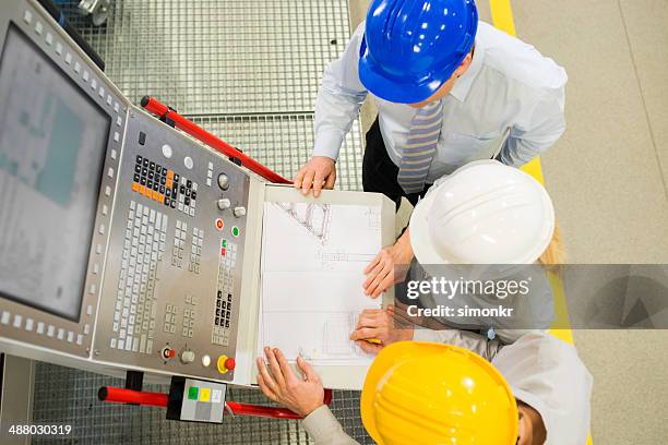 Computer Operator Drawing Photos and Premium High Res Pictures - Getty ...