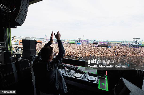 Felix Jaehn live on stage during the second day of the Lollapalooza Berlin music festival at Tempelhof Airport on September 13, 2015 in Berlin,...