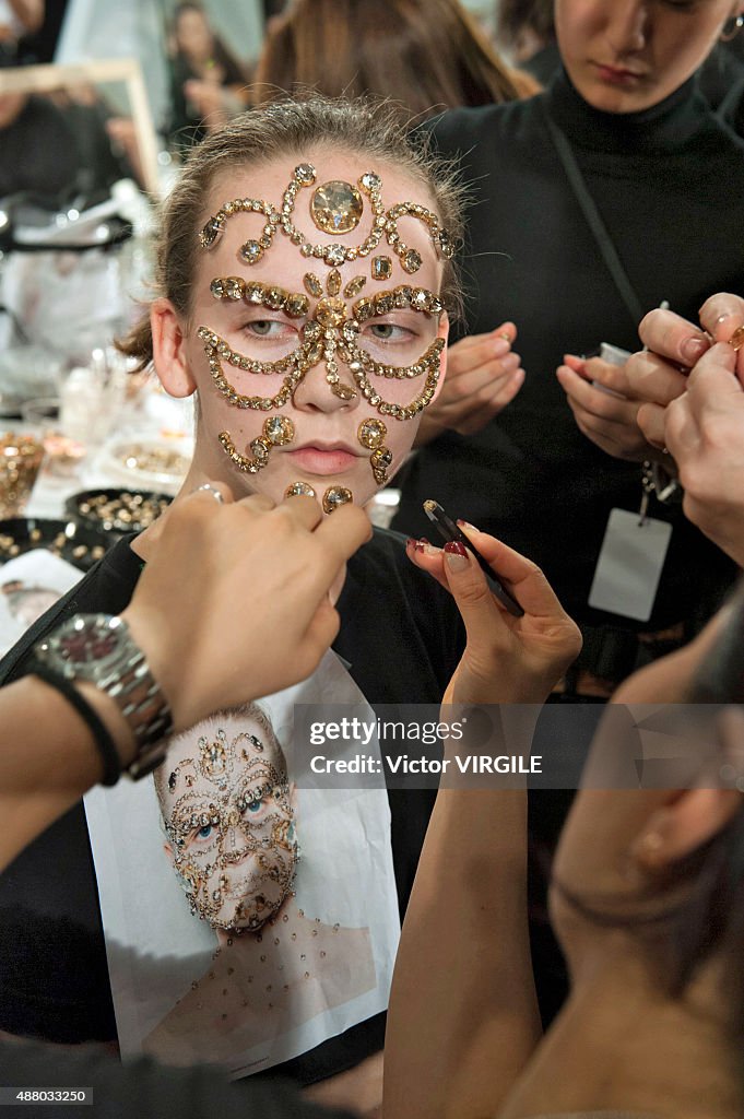 Givenchy - Backstage - Spring 2016 New York Fashion Week