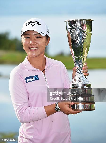 Lydia Ko Trophy Photos And Premium High Res Pictures - Getty Images