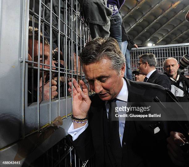 Daniele Pradè sprts director of Fiorentina speaks with fans of Fiorentina before the TIM Cup final match between ACF Fiorentina and SSC Napoli at...