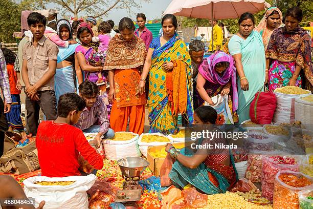 spice markets in delhi, india - delhi market stock pictures, royalty-free photos & images