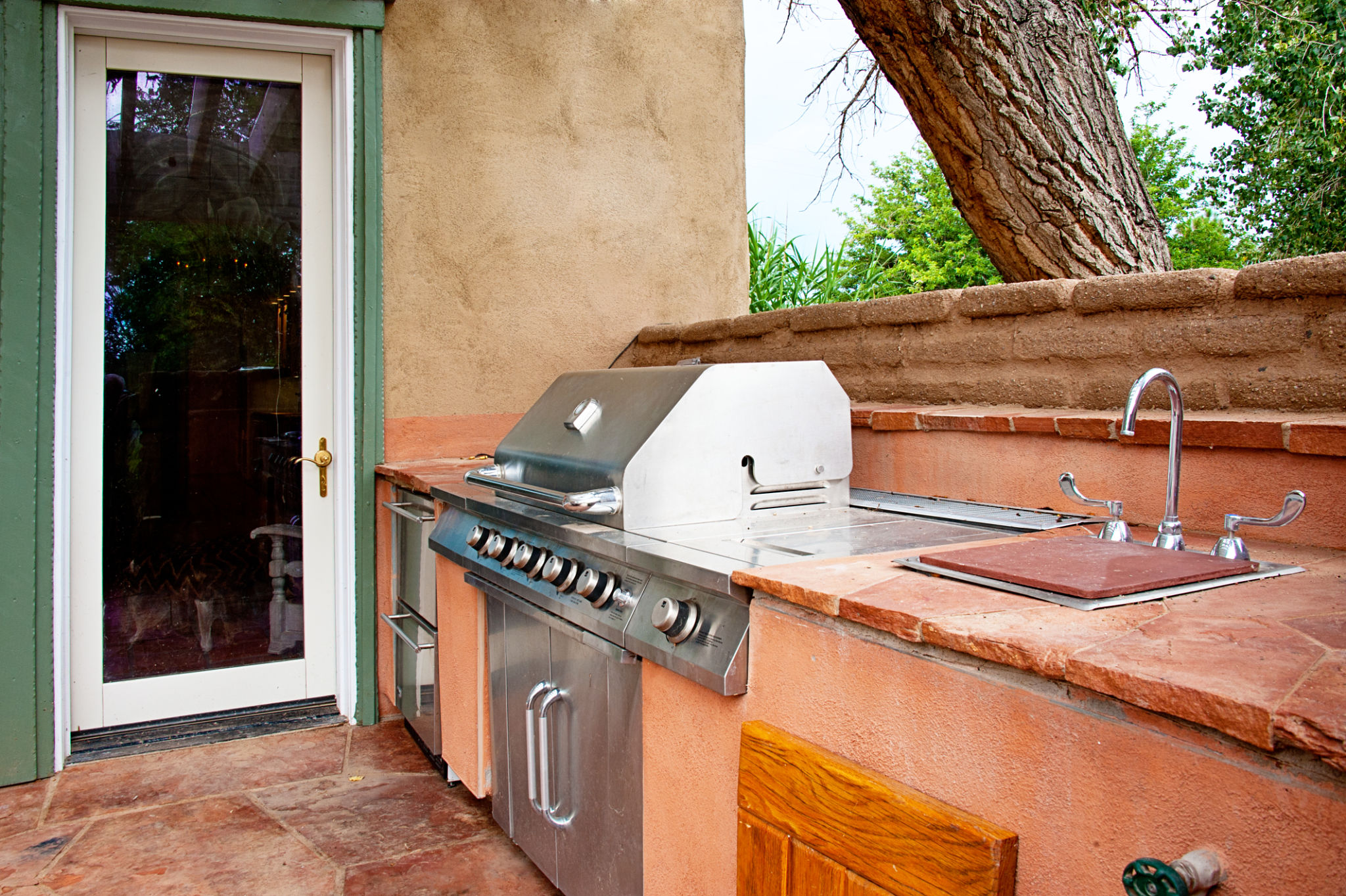 outdoor kitchen maintenance