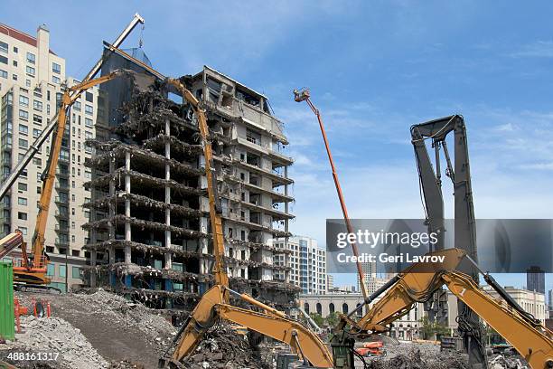 building being demolished - takedown stock-fotos und bilder