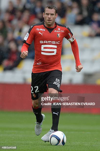 Rennes' French defender Sylvain Armand runs with the ball during the French L1 football match between Nantes and Rennes on September 13, 2015 at the...
