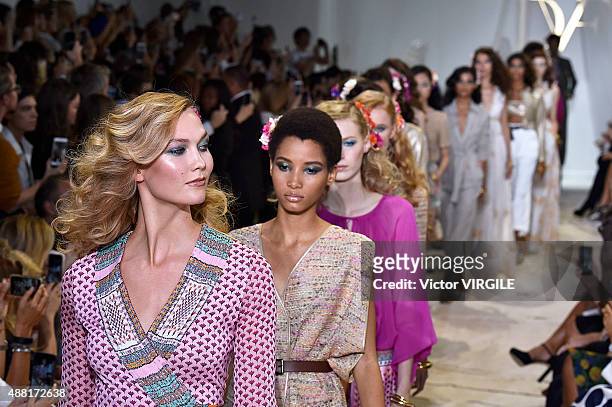 Karlie Kloss walks the runway at the Diane Von Furstenberg Spring Summer 2016 fashion show during the New York Fashion Week on September 13, 2015 in...