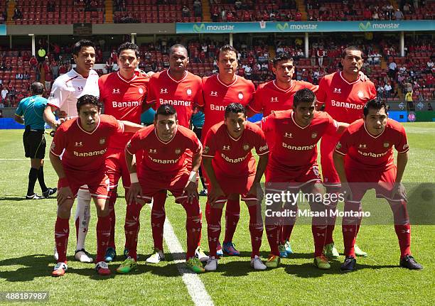 Players of Toluca pose for a group photo prior to the Quarterfinal second leg match between Toluca and Xolos de Tijuana as part of the Clausura 2014...