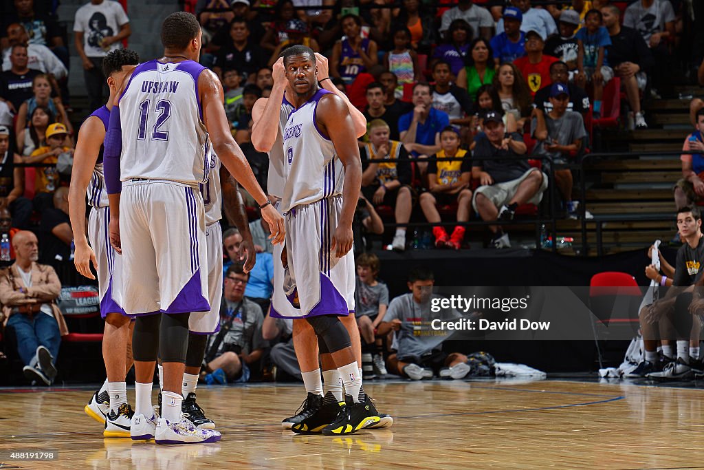 Minnesota Timberwolves v Los Angeles Lakers