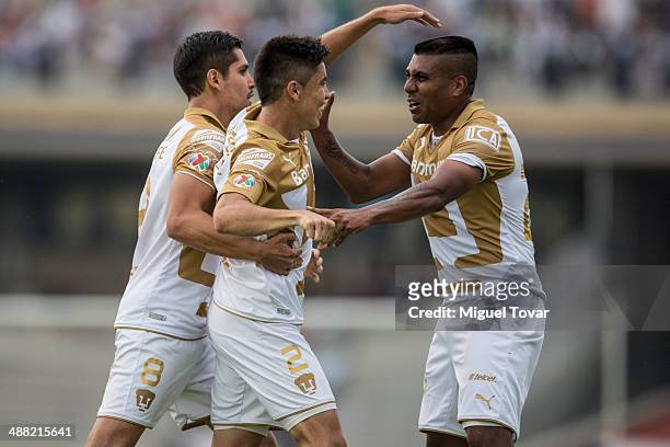 Efrain Velarde of Pumas celebrates after scoring during the Quarterfinal second leg match between Pumas UNAM and Pachuca as part of the Clausura 2014...