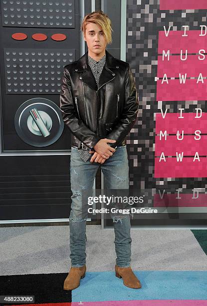 Singer Justin Bieber arrives at the 2015 MTV Video Music Awards at Microsoft Theater on August 30, 2015 in Los Angeles, California.