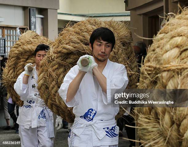 Shrine Rope Pictures and Photos - Getty Images