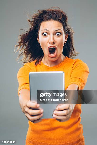 internet de alta velocidad - cara de velocidad fotografías e imágenes de stock