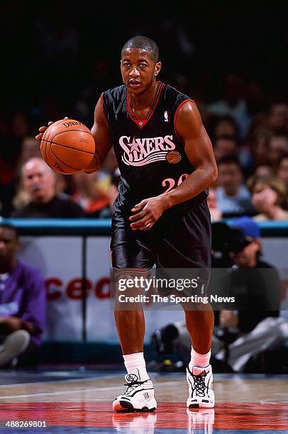 Eric Snow of the Philadelphia 76ers during the game against the Charlotte Hornets on February 24, 2001 at Charlotte Coliseum in Charlotte, North...