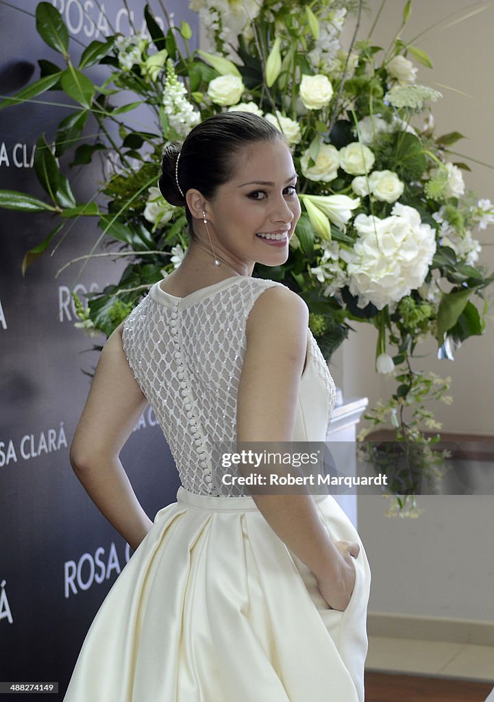Rosa Clara Fitting For Barcelona Bridal Week 2014