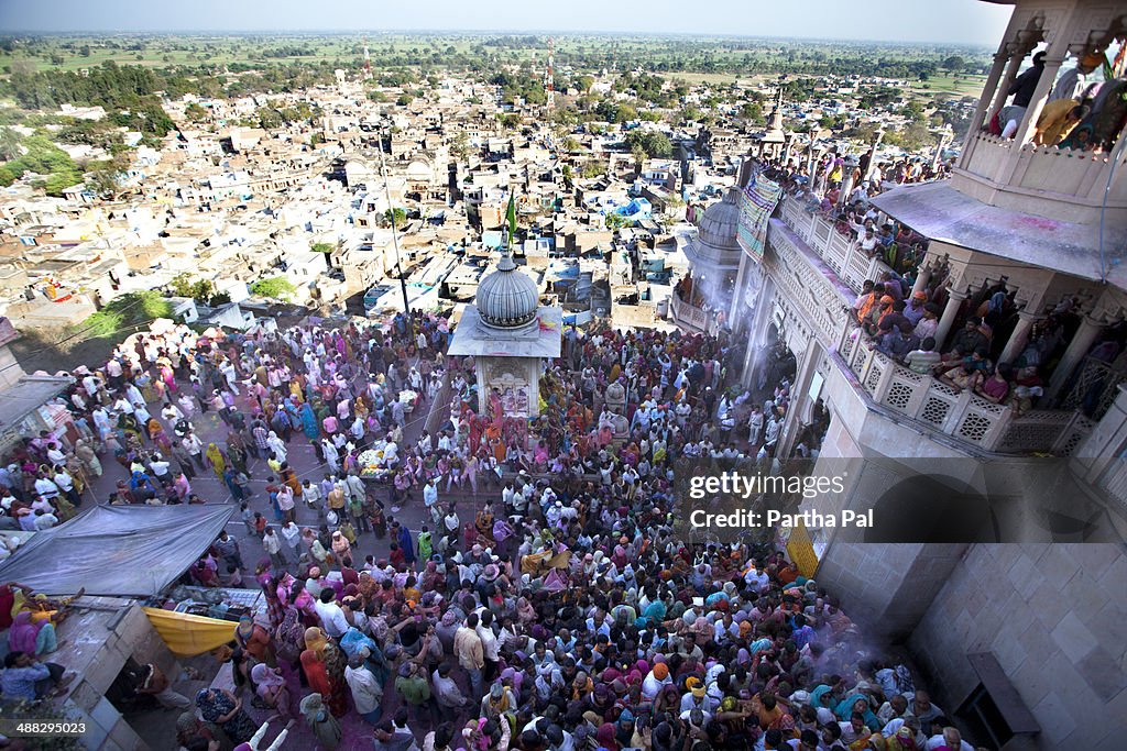 Pilgrims in front of Radha Rani Temple,Barsana