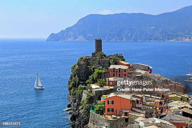 vernazza, cinque terre, liguria, italy - liguria foto e immagini stock