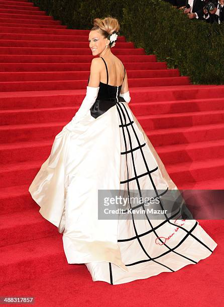 Sarah Jessica Parker attends the "Charles James: Beyond Fashion" Costume Institute Gala at the Metropolitan Museum of Art on May 5, 2014 in New York...