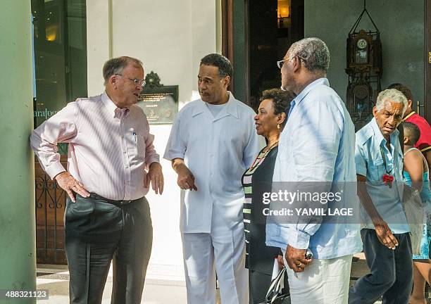 Sam Farr 63 Democratic Congressmen Barbara Lee Stock Photos, High-Res Pictures ...