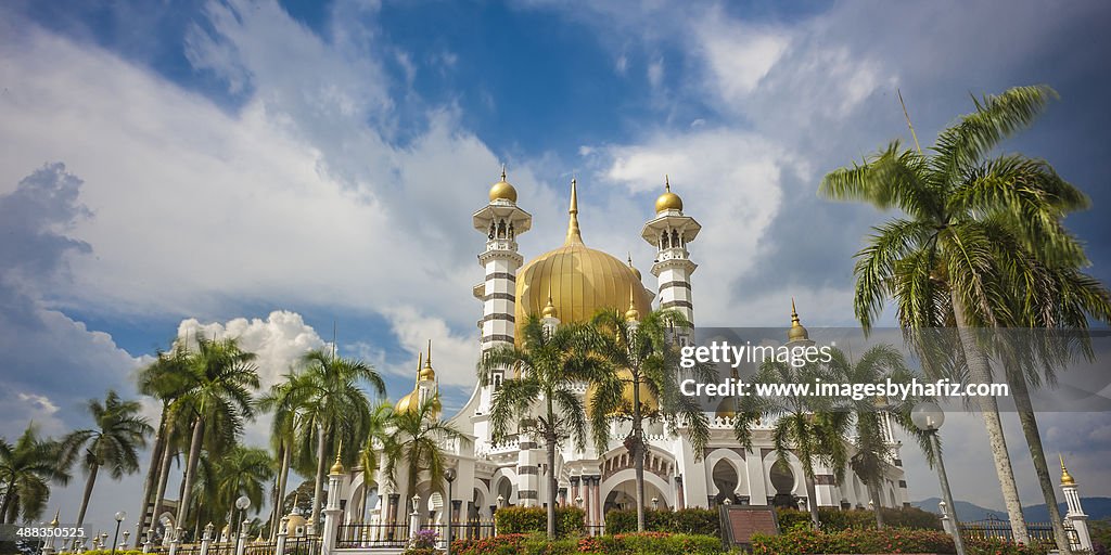 The Ubudiah Mosque on a clear day