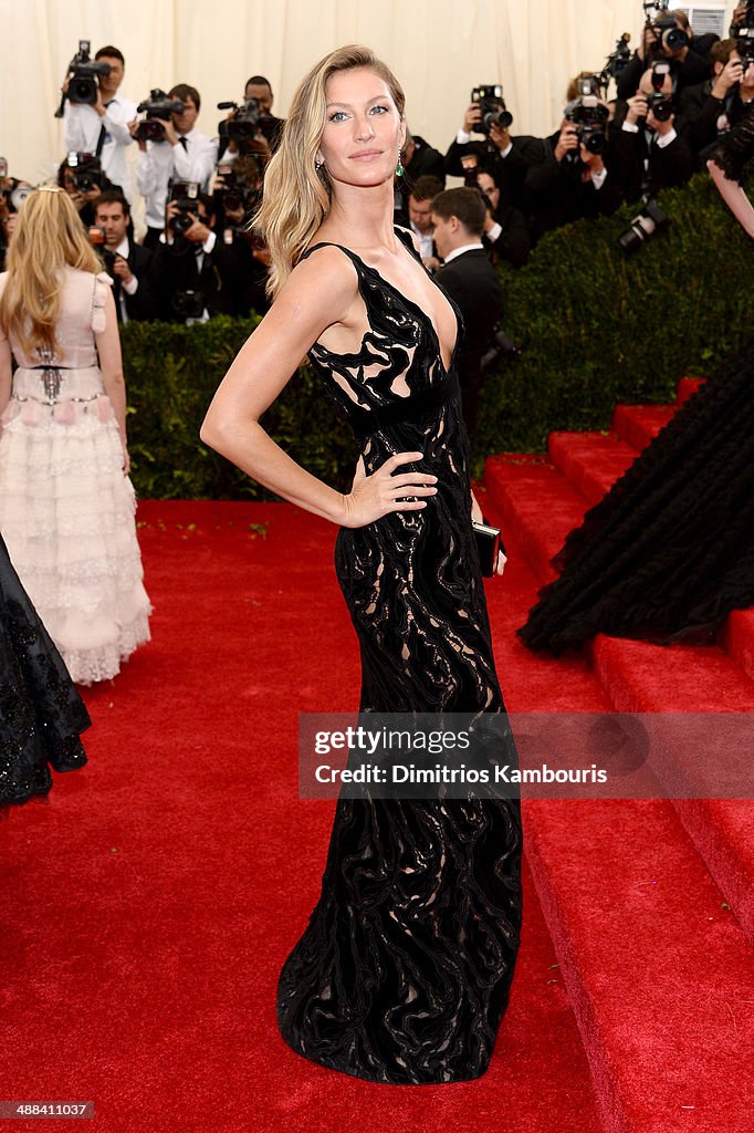 "Charles James: Beyond Fashion" Costume Institute Gala - Arrivals