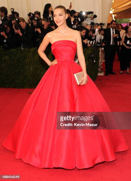 Arizona Muse attends the "Charles James: Beyond Fashion" Costume Institute Gala at the Metropolitan Museum of Art on May 5, 2014 in New York City.