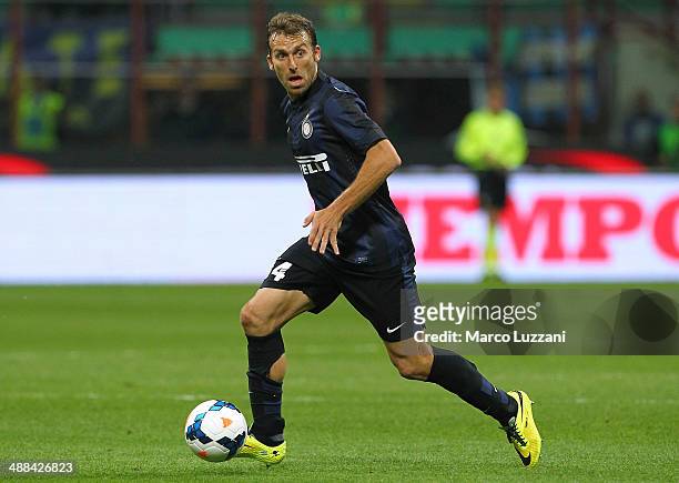 Hugo Armando Campagnaro of FC Internazionale Milano in action during the Serie A match between FC Internazionale Milano and SSC Napoli at San Siro...