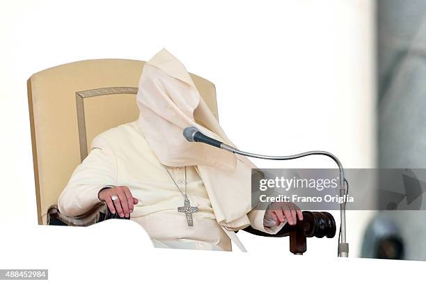 Pope Francis Robe Pope Robe Photos and Premium High Res Pictures - Getty Images