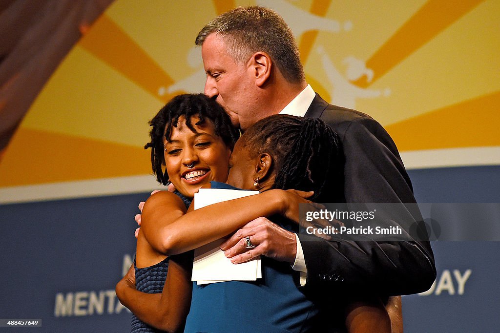 Sebelius Awards NYC Mayor De Blasio's Daughter With Special Recognition Award At Health Conference