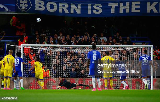Eden Hazard of Chelsea takes a penalty and puts it over the cross bar during the UEFA Chanmpions League group G match between Chelsea and Maccabi...