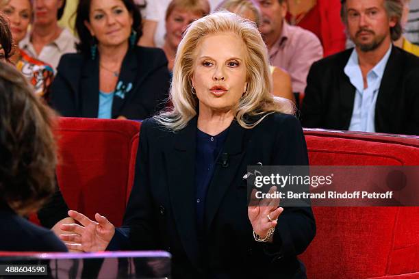 Singer Sylvie Vartan presents the Theater Play 'Ne me regardez pas comme ca !', performed at 'Theatre des Varietes', during the 'Vivement Dimanche'...