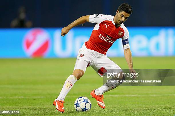 Mikel Arteta of Londons runs with the ball during the UEFA Champions League Group F match between Dinamo Zagreb and Arsenal at Maksimir Stadium on...