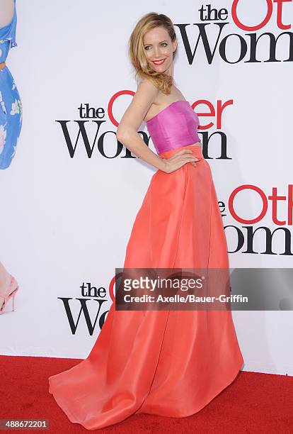 Actress Leslie Mann arrives at the Los Angeles premiere of 'The Other Woman' at Regency Village Theatre on April 21, 2014 in Westwood, California.