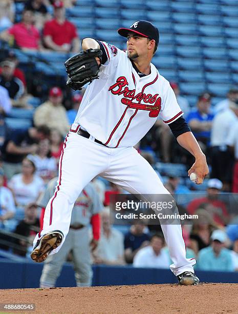 Mike Minor of the Atlanta Braves throws a 1st inning pitch against the St. Louis Cardinals at Turner Field on May 7, 2014 in Atlanta, Georgia.
