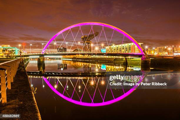 finnieston bridge, river clyde - glasgow escocia fotografías e imágenes de stock