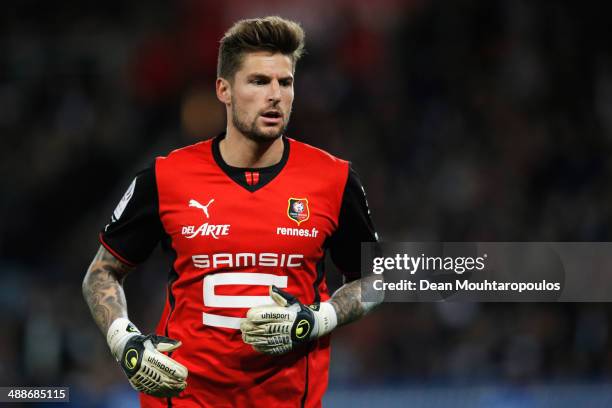 Goalkeeper, Benoit Costil of Rennais runs for the ball during the Ligue 1 match between Paris Saint-Germain FC and Stade Rennais FC at Parc des...