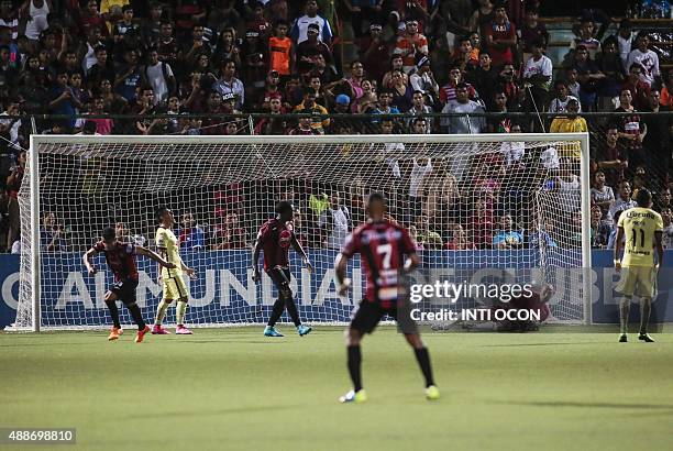 26 Denis Espinoza Stock Photos, HighRes Pictures, and Images Getty