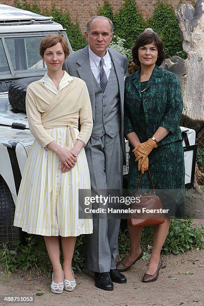 Actors Katharina Schuettler, Ulrich Tukur and Barbara Auer attend the Photocall at the set of "Grzimek" , the film at Zoo Frankfurt on May 8, 2014 in...
