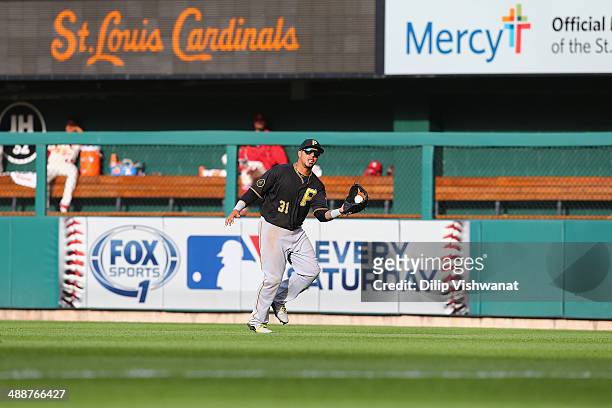 Jose Tabata of the Pittsburgh Pirates makes a catch against the St. Louis Cardinals at Busch Stadium on April 26, 2014 in St. Louis, Missouri.