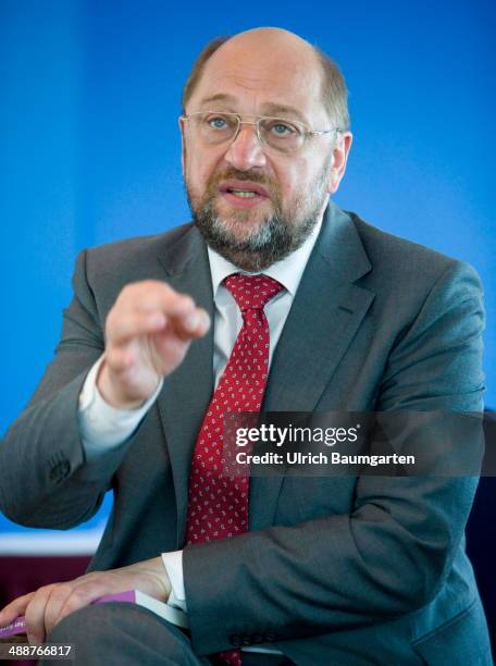 Martin Schulz, President of the Europeen Parliament and top candidate of Europeen Socialists for the Europeen elections, during a discussion in...