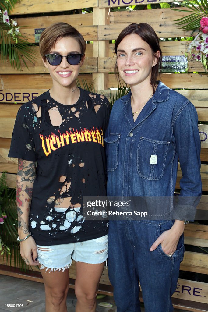 Kari Feinstein's Style Lounge - Day 1