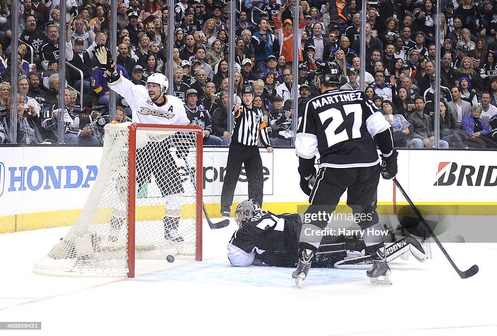 Anaheim Ducks v Los Angeles Kings - Game Three