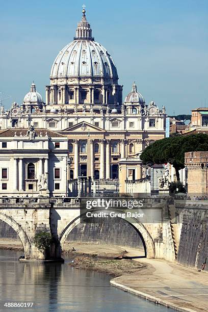 st peter's basilica - saint peter's basilica stock pictures, royalty-free photos & images