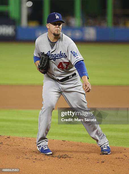 Pitcher Paul Maholm of the Los Angeles Dodgers throws against the Miami Marlins at Marlins Park on May 3, 2014 in Miami, Florida. The Dodgers...