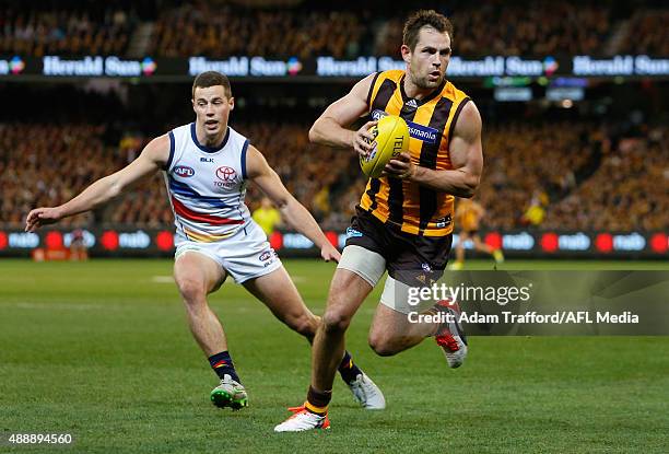 Luke Hodge of the Hawks in action during the 2015 AFL Second Semi Final match between the Hawthorn Hawks and the Adelaide Crows at the Melbourne...