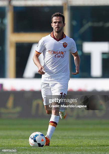 Miralem Pjanic of Roma during the Serie A match between Calcio Catania and AS Roma at Stadio Angelo Massimino on May 4, 2014 in Catania, Italy.