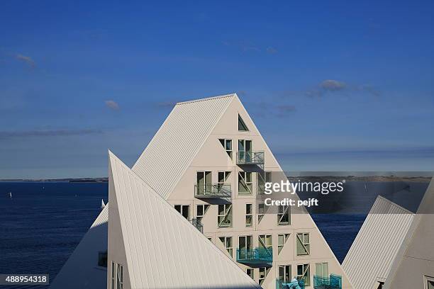 isbjerget residental habitação moderno na convenção de århus, dinamarca - pejft imagens e fotografias de stock