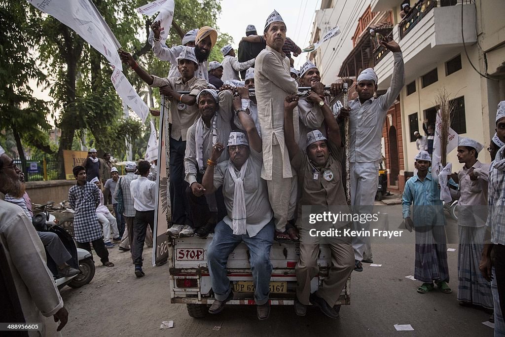 AAP Leader And Anti-Corruption Activist Arvind Kejriwal Campaigns In Varanasi