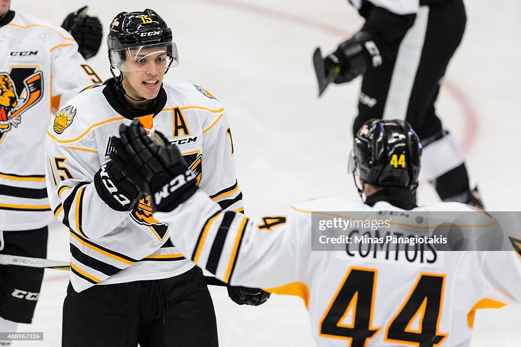 Victoriaville Tigres v Blainville-Boisbriand Armada