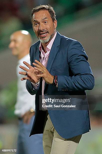 Gustavo Matosas coach of Atlas gives instructions to his players during a 9th round match between Santos Laguna and Atlas as part of the Apertura...